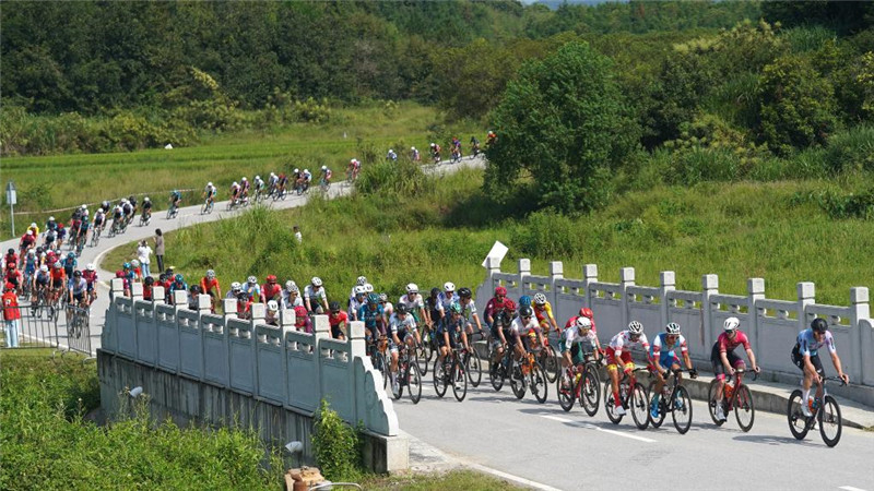 自行车——环鄱阳湖国际自行车大赛第二赛段赛况