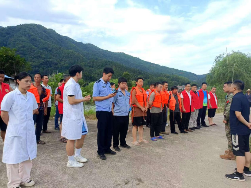 江西万载：牵头组织防溺水演练 凝聚救援合力护平安