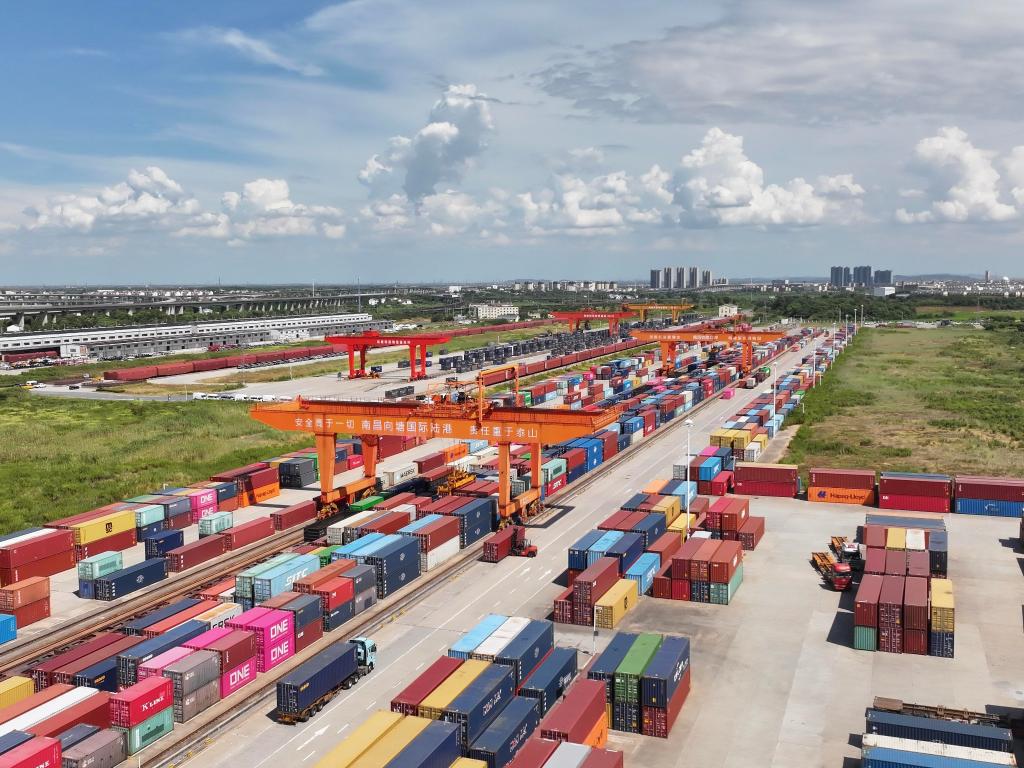 四中全会精神在基层|内陆小镇何以“公交出海”