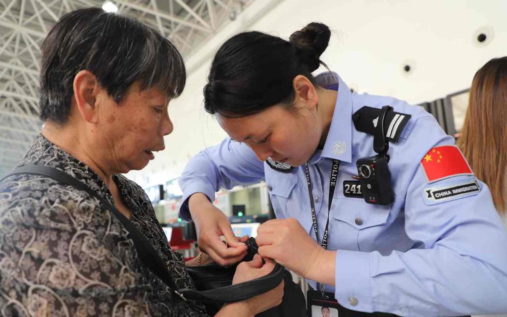 南昌边检：“五一”坚守英雄城 国门护航“双向奔赴”